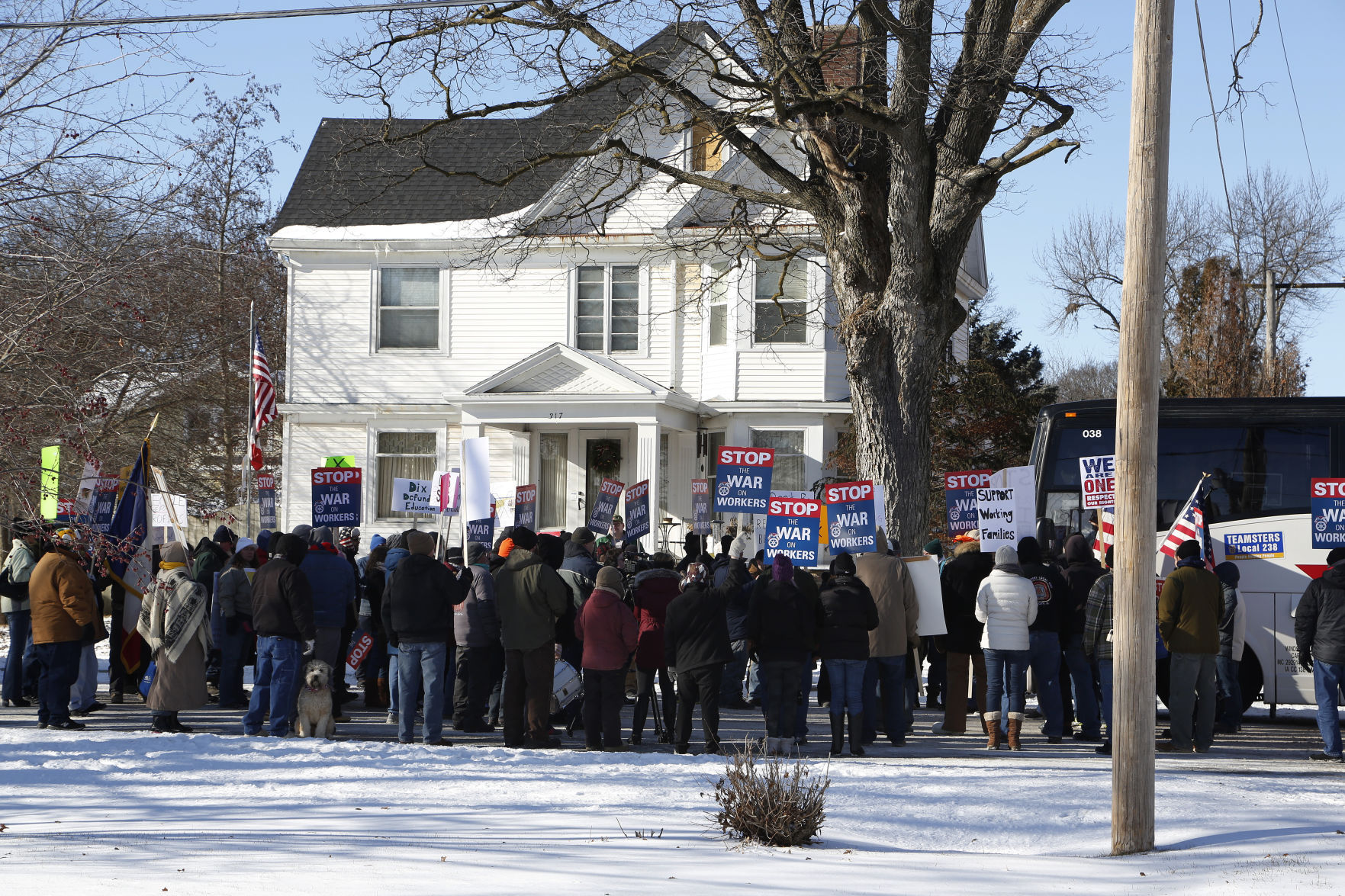 011318mp-Bill-Dix-protest-3